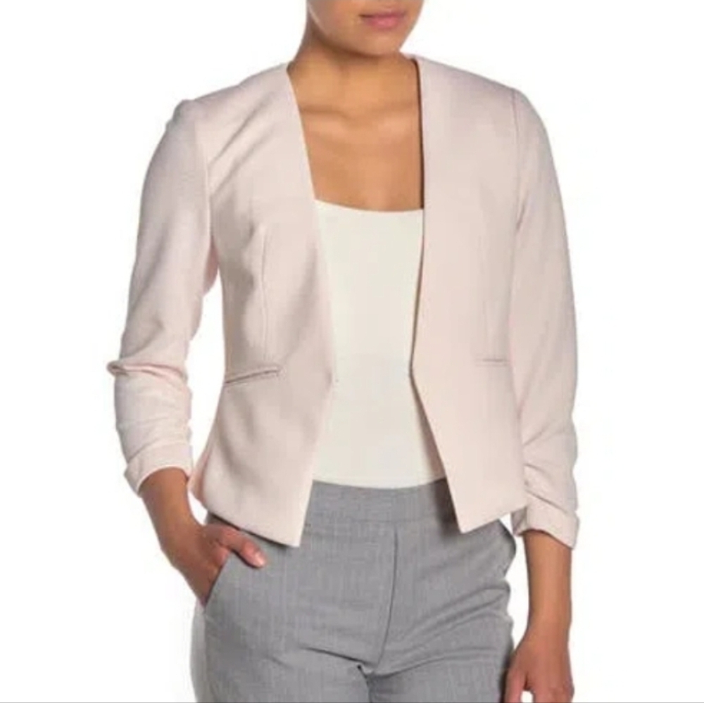 Amanda & Chelsea Light Pink Cropped Blazer 🦈